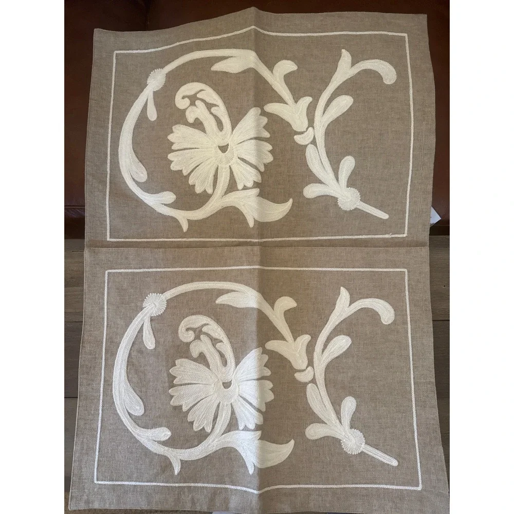 Williams Sonoma Embroidered Linen Cotton Placemats 2 Napkins 4 Set Oatmeal White